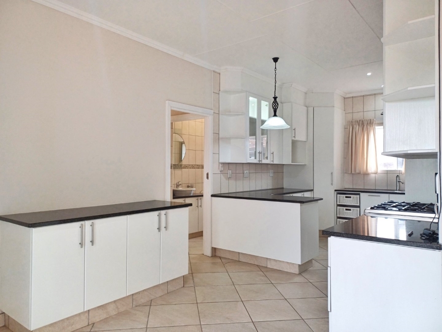 3 Bedroom Property for Sale in Fraaiuitsig Western Cape